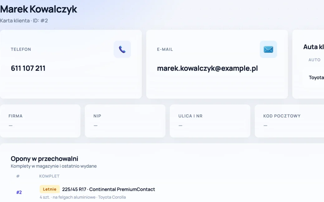 Karta klienta z telefonem, e-mailem i jego autami